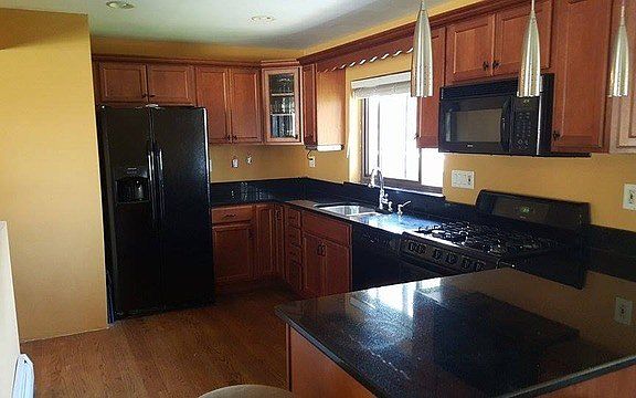 5th image of 1640 Clay Ct