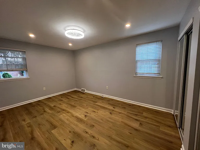 9911 Lackland Dr — Photo 16
