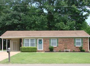 1616 Valleywood Dr, Paris, TN 38242