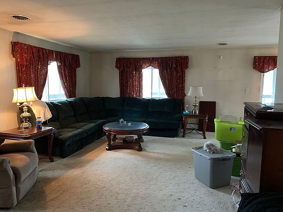 5th image of 11685 Hilldale Dr