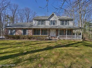 1206 Woodstock Dr, Saylorsburg, PA