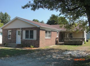 805 19th St, Charleston, IL 61920