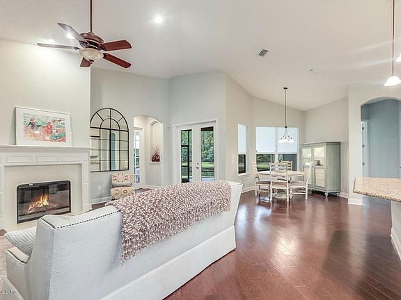 3rd image of 277 Glen Laurel Dr