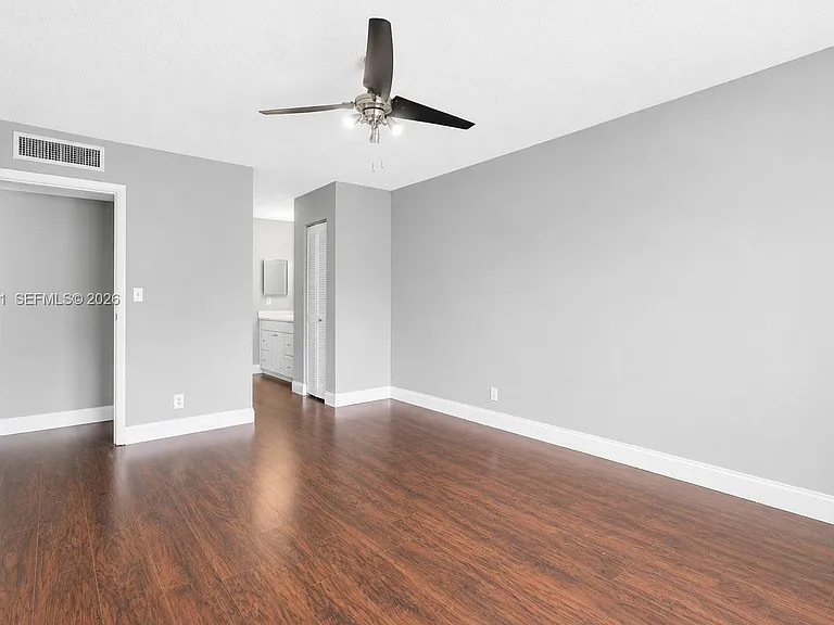 5961 N Falls Circle Dr #309 — Photo 10