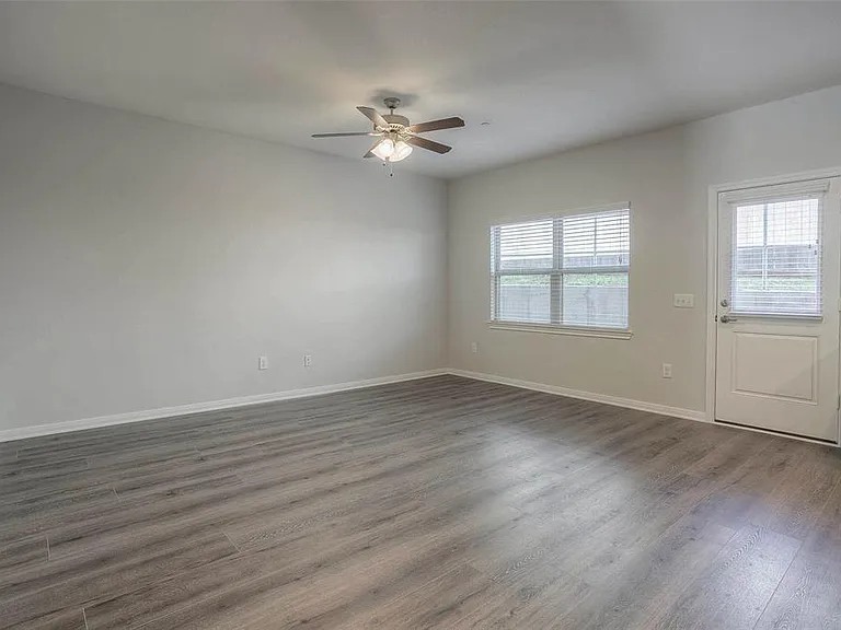 1419 Avenue N #2 — Photo 7
