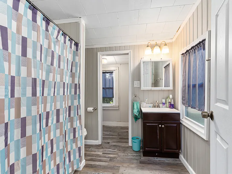 224 W Anthony Ave — Photo 9