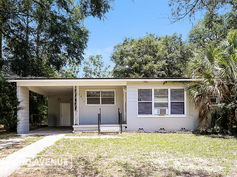 3015 Lansdell Dr — Photo 1