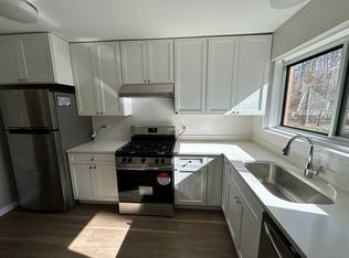 10619 Weymouth St #W3, Bethesda, MD 20814