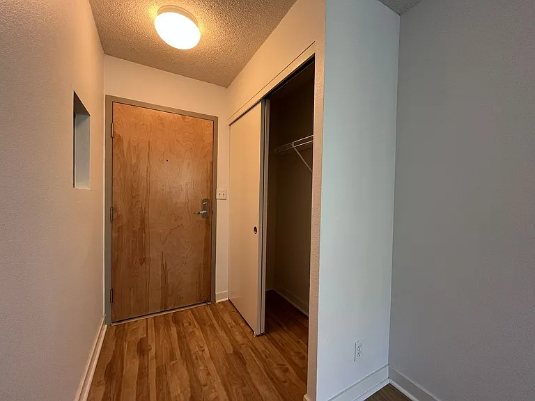 2020 SW Main St #602 — Photo 3