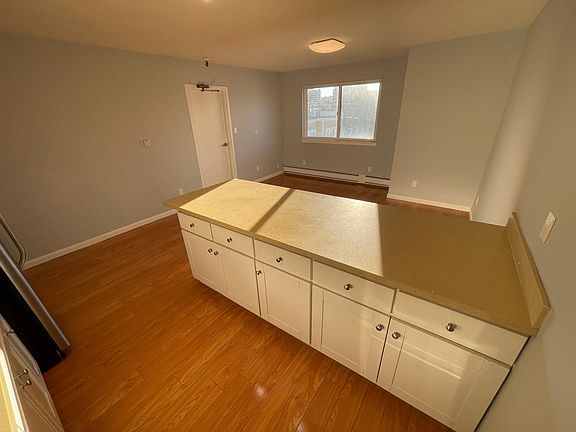 3rd image of 1525 Larkin St APT 7B