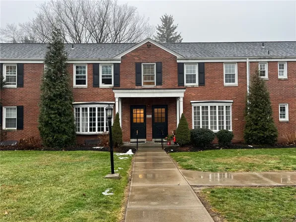 838 Thorn St APT 35, Sewickley, PA 15143