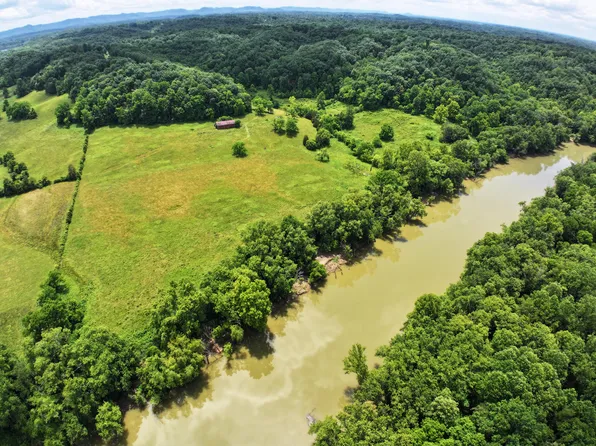 9999 Sulpher Wells Rd N, Irvine, KY 40336