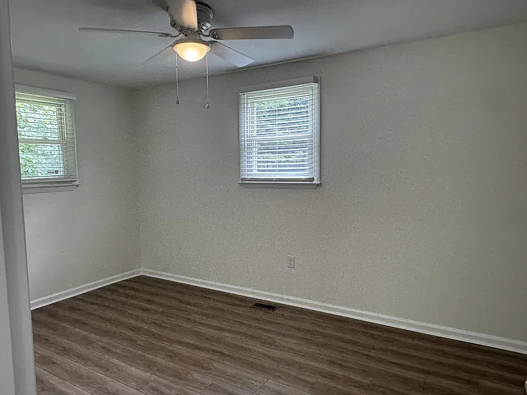 208 Regalwood Dr — Photo 9