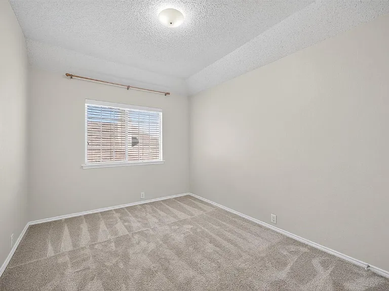 4729 Bull Run Dr — Photo 32