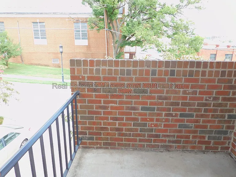 805 W McGee St #B — Photo 17