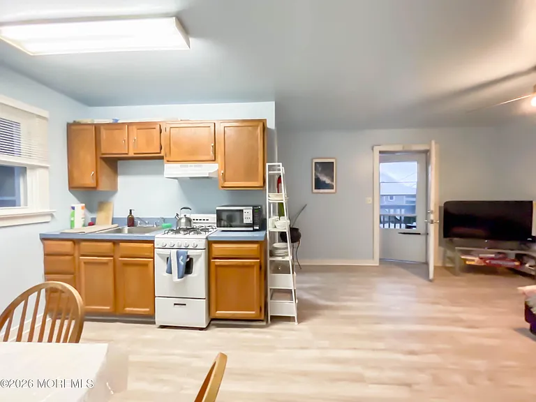 13 Decatur Ave #B — Photo 56