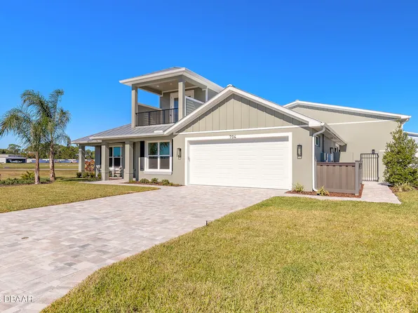 704 Skylane Cir, Edgewater, FL 32132