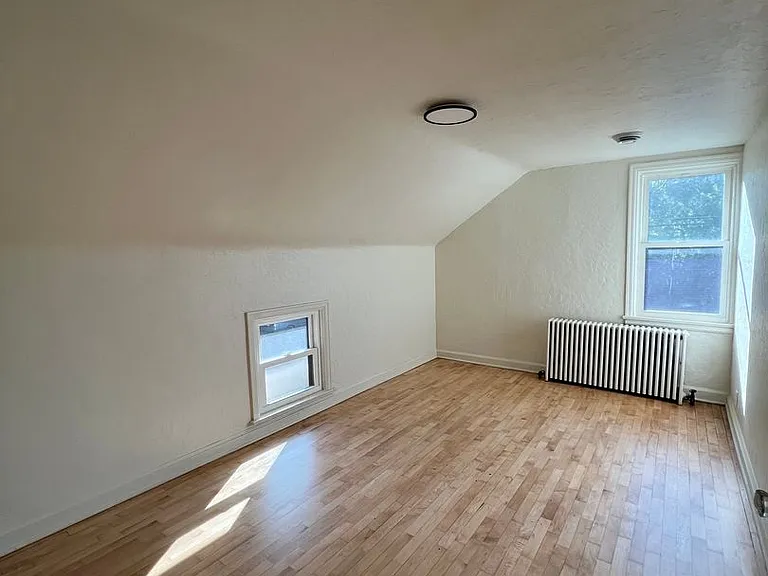 1511 Oregon St — Photo 16