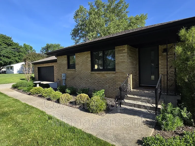 4663 Marigold St SE — Photo 2