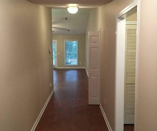 hall leading to cathedral ceiling Grandroom