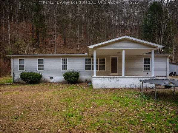 871 Sandlick Rd, Seth, WV 25181