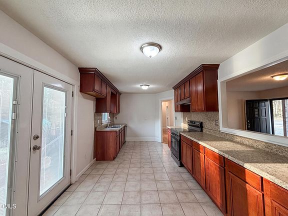 5th image of 1302 Creech Rd