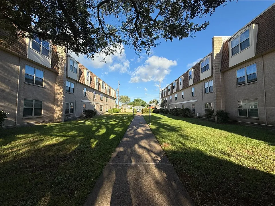 2724 Whitney Pl #229