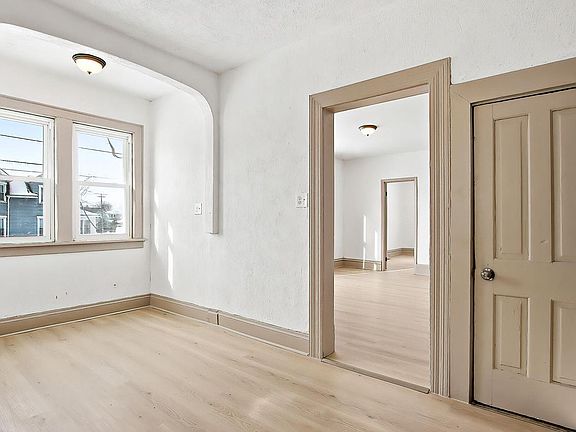 5th image of 1929 53rd STREET