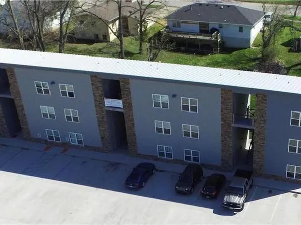 Modern 1 Bedroom Apartment in Warrensburg, 404 Jefferson St, Warrensburg, MO 64093