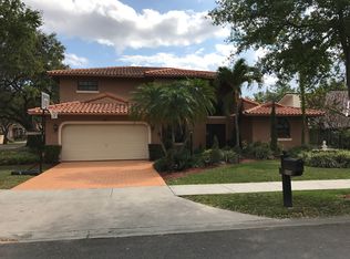 8260 NW 167th Ter, Miami Lakes, FL 33016