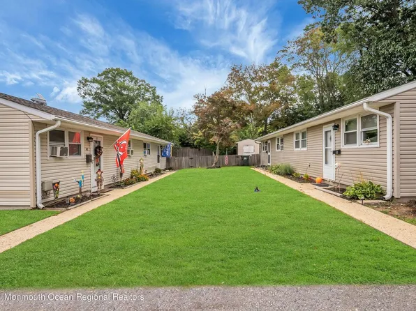64 Academy St, Farmingdale, NJ 07727
