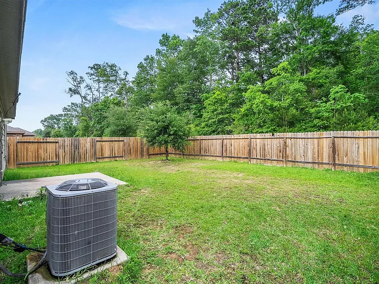 10619 Lost Maples Dr — Photo 25