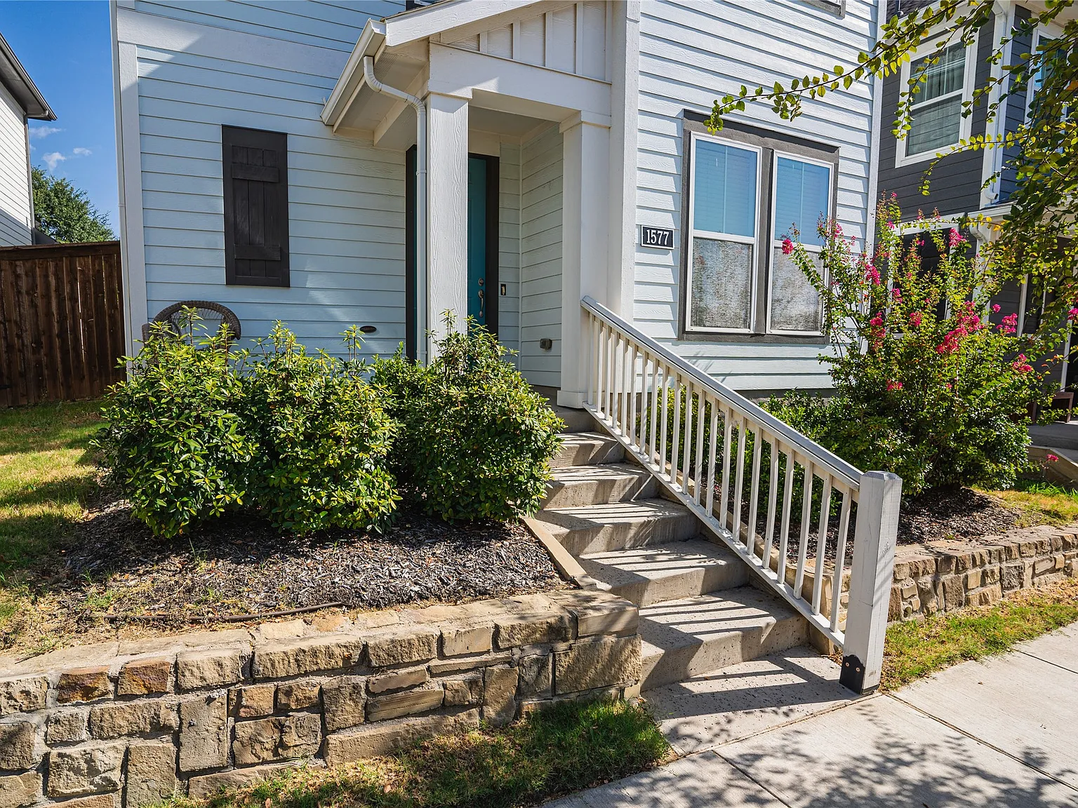 3 bed, 3.5 bath, 2288 sqft, $2,995 — Photo 3