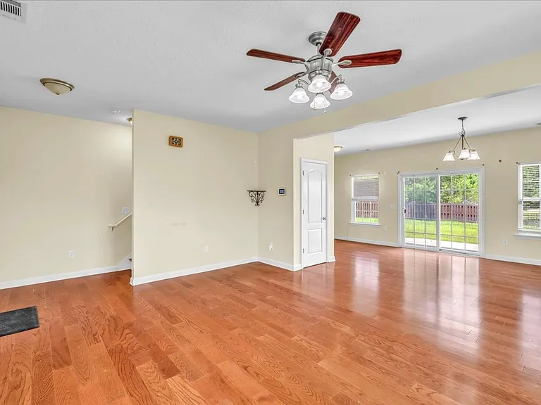 256 Savannah Ln — Photo 5