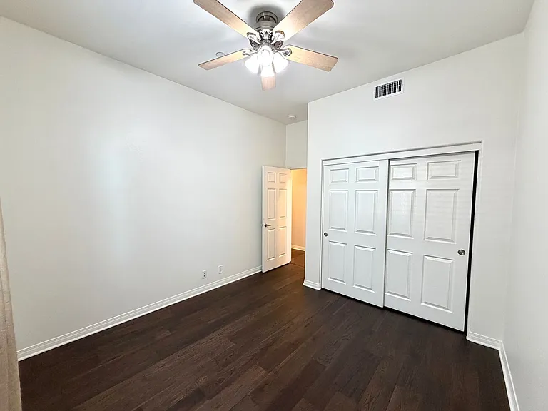 628 W 1st St — Photo 21