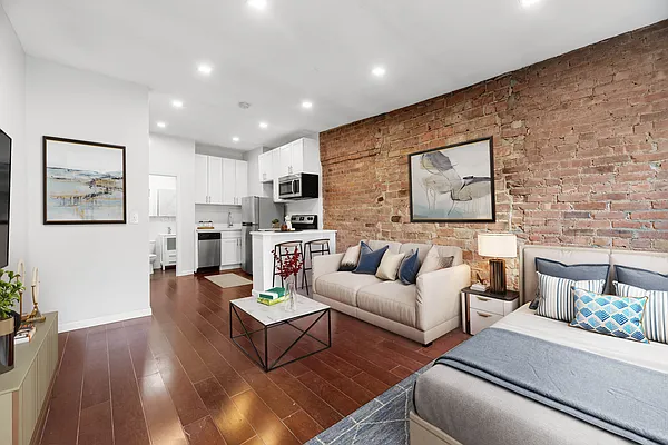 Rented by REAL New York | media 10