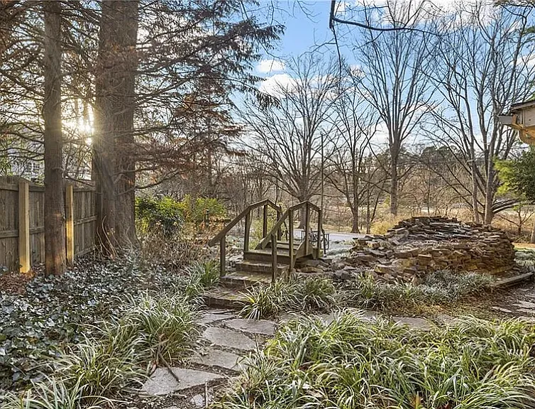 708 E Lake Dr — Photo 5