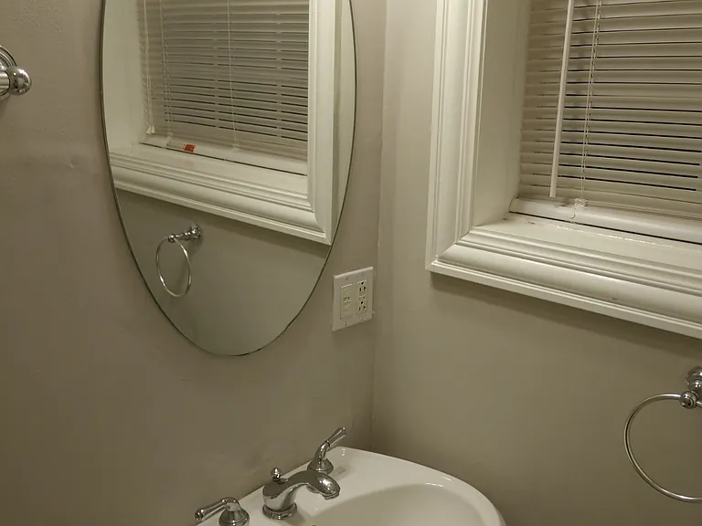 817 Chicago Ave #1 — Photo 8