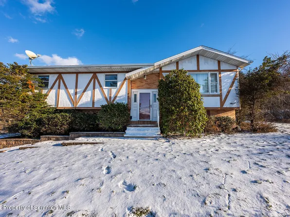 1613 Summit Lake Rd #L-4, Clarks Summit, PA 18411