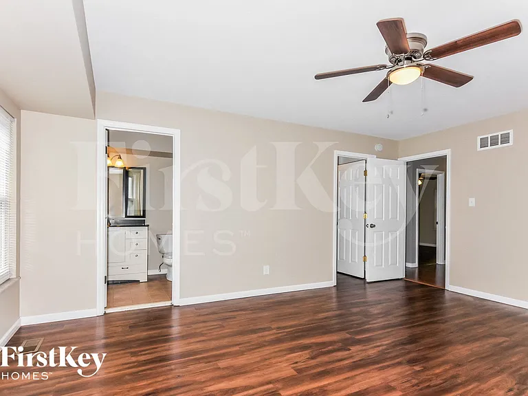 4446 Skyridge Dr — Photo 9