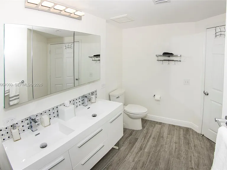 17150 N Bay Rd #2408 — Photo 15