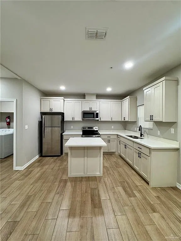 1 bed, 1.0 bath, 651 sqft, $925 — Photo 3