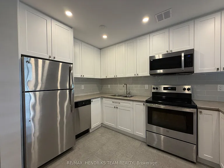 33 Leaside Dr #203 — Photo 3