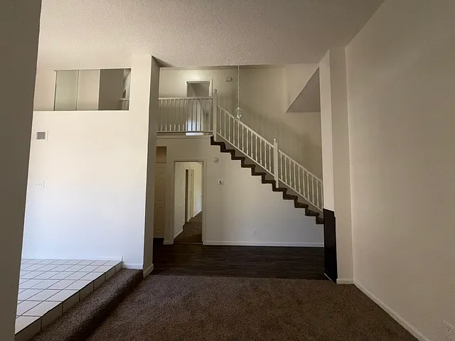2998 Kennewick Dr — Photo 2