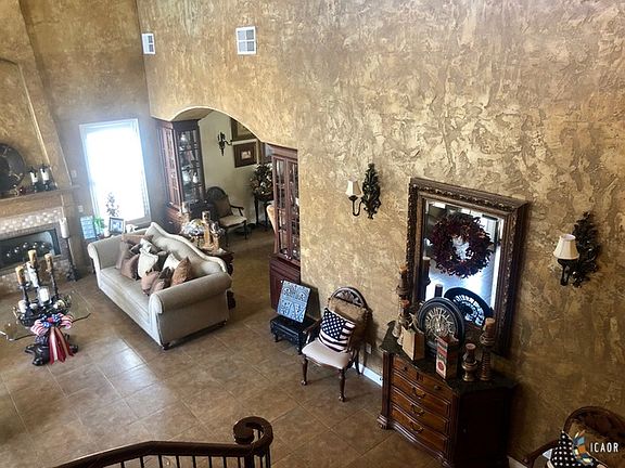 4th image of 2949 Sandalwood Ct