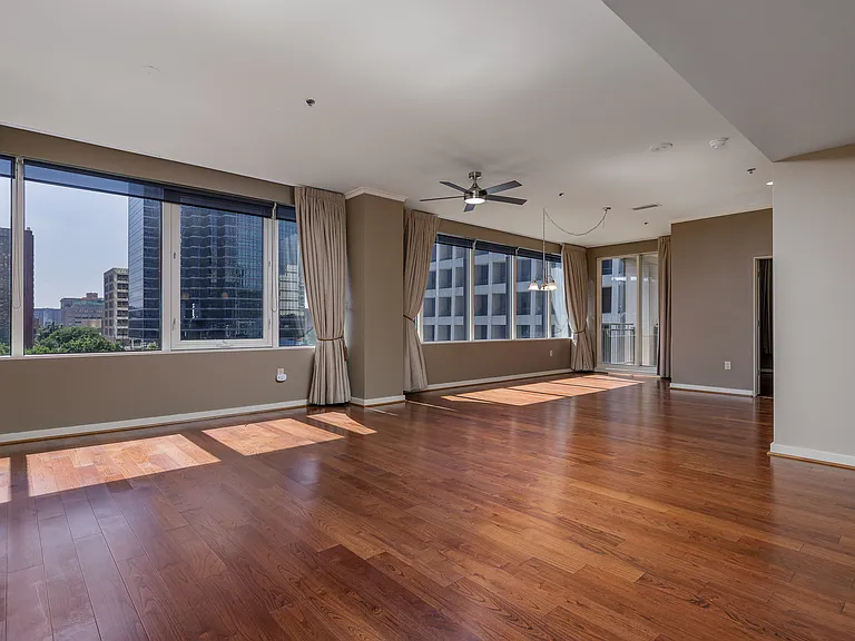 1200 Main St #306 — Photo 6