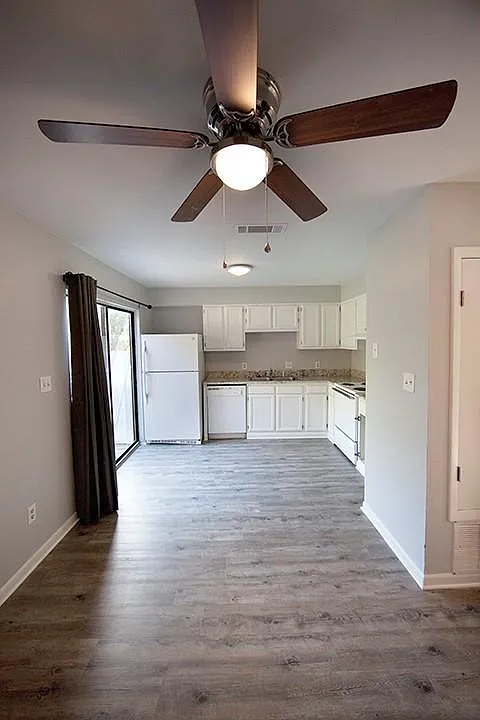 2 bed, 1.5 bath, 1030 sqft, $1,450 — Photo 4