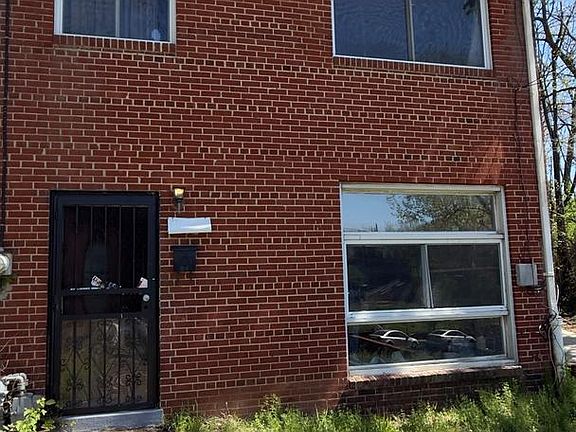 2nd image of 2215 14th St NE