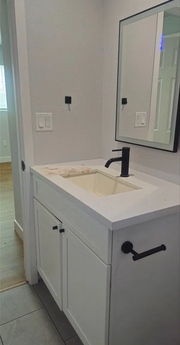 3 bed, 1300 sqft, $2,800 — Photo 2