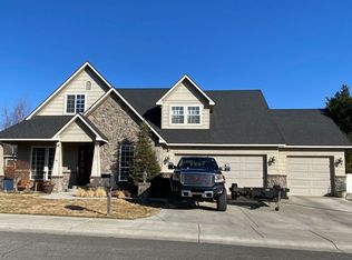 403 N Cherry Ridge Ct, Yakima, WA 98908